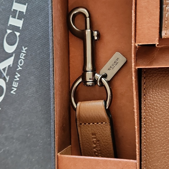 NWOT IOB Coach Men's Saddle Tan Wallet & Key Ring Boxed Set ๐๐ - Picture 4 of 16